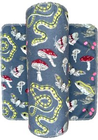 Frogs•Snakes & Mushrooms Paperless Towels 