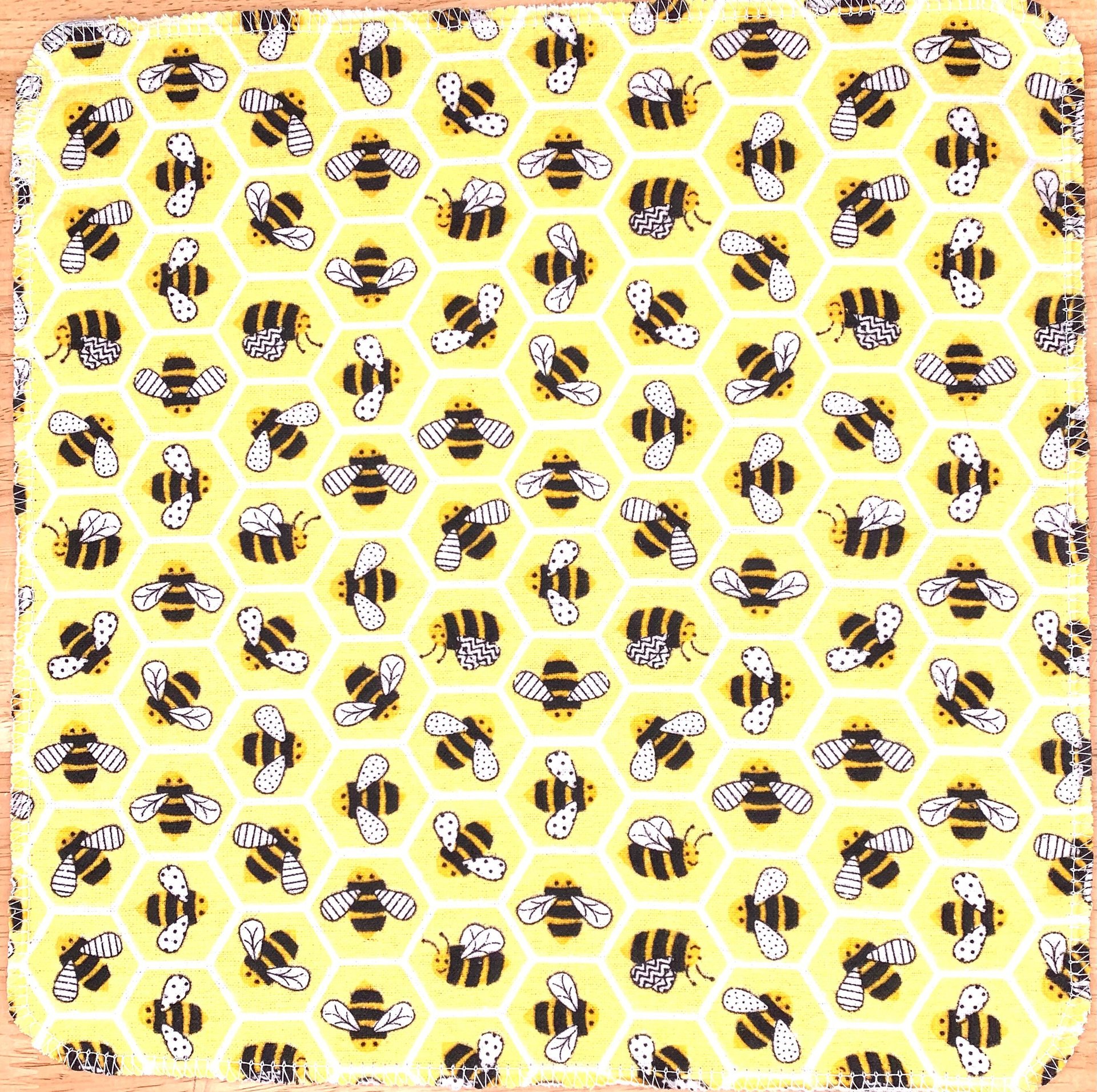 Bee’s On Honeycomb Paperless Towels || 12 Unpaper Towels w/Bee print || Washable Bee Baby Wipes || Bee Towelettes 12x12 Sheets